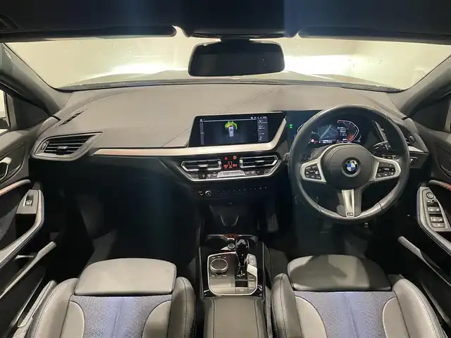 ＢＭＷ ＢＭＷ １１８ｄ Mスポーツ EDジョイ+ 愛知県 2021(令3)年 1.6万km サファイアブラックP ｉＤｒｉｖｅナビゲーションＰＫＧ　/ミラーリンク　/Ｂｌｕｅｔｏｏｔｈ　/バックカメラ　/パーキングアシスト　/ドライビングアシスト　/ＡＣＣ　/ＬＫＡ　/ＬＤＷ　/ＢＳＭ　/ＥＴＣ２．０　/Ｐシート　/Ｐバックドア/プッシュスタート/アイドリングストップ