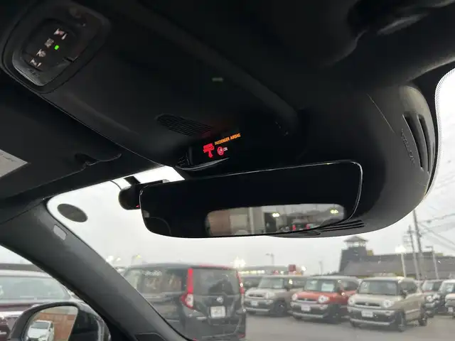 ボルボ ＸＣ４０ T4 AWD モメンタム 福岡県 2020(令2)年 5.6万km 白 純正ディスプレイオーディオ（ナビあり）/・Apple Car Play/・Android Auto/・Bluetooth/・フルセグテレビ（走行中視聴可）/・全方位カメラ/自動駐車システム/クルーズコントロール/harman kardonオーディオ/パワーシート（D+N席）/全席シートヒーター/コーナリングライト/オートライト・オートマチックハイビーム/スペアキー/type-Cポート