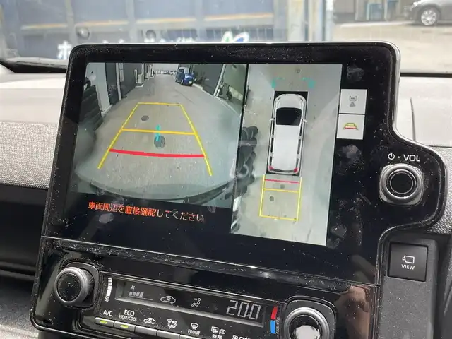トヨタ シエンタ ハイブリッド Z 滋賀県 2024(令6)年 0.5万km ブラック 禁煙車/純正10.5型ディスプレイオーディオ/（Miracast/Bluetooth/フルセグTV）/パノラミックビューモニター/純正12.1型フリップダウンモニター/ビルトインETC/両側電動スライドドア/プリクラッシュセーフティー/レーンディパーチャーアラート/ブラインドスポットモニター/プロアクティブドライビングアシスト/クリアランスソナー/リアクロストラフィックアラート/パーキングサポートブレーキ/ロードサインアシスト/LEDヘッドライト/オートヘッドライト/オートマチックハイビーム/革巻きステアリング/レーダークルーズコントロール/ステアリングリモコン/USB充電/AC100V/オートリトラーミラー/純正フロアマット/リアロールサンシェイド