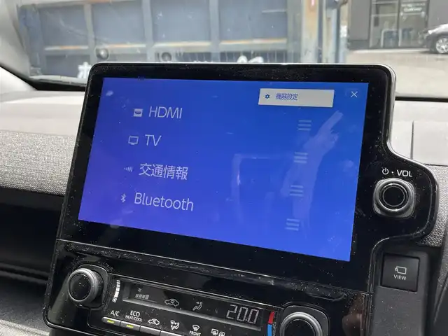 トヨタ シエンタ ハイブリッド Z 滋賀県 2024(令6)年 0.5万km ブラック 禁煙車/純正10.5型ディスプレイオーディオ/（Miracast/Bluetooth/フルセグTV）/パノラミックビューモニター/純正12.1型フリップダウンモニター/ビルトインETC/両側電動スライドドア/プリクラッシュセーフティー/レーンディパーチャーアラート/ブラインドスポットモニター/プロアクティブドライビングアシスト/クリアランスソナー/リアクロストラフィックアラート/パーキングサポートブレーキ/ロードサインアシスト/LEDヘッドライト/オートヘッドライト/オートマチックハイビーム/革巻きステアリング/レーダークルーズコントロール/ステアリングリモコン/USB充電/AC100V/オートリトラーミラー/純正フロアマット/リアロールサンシェイド