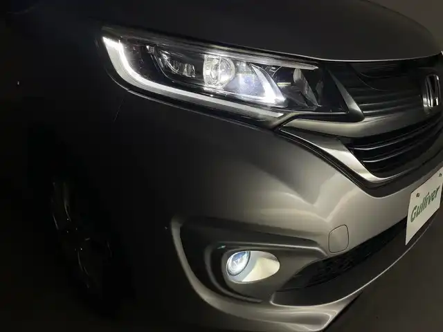 ホンダ フリード ハイブリット EX 群馬県 2017(平29)年 4.6万km ルナシルバーM 純正ナビ(VXM-204VFi)/・AM/FM/USB/SD/CD/DVD/Bluetooth/フルセグTV/・バックカメラ/・ハンズフリーテレホンスイッチ/音声認識スイッチ/・USBジャック/・ETC車載器(ナビゲーション連動)/純正ドライブレコーダー/ホンダセンシング/・衝突軽減ブレーキ（CMBS）/・誤発進/誤後進抑制機能/・路外逸脱抑制機能/・渋滞追従機能付アダプティブクルーズコントロール（ACC）/・車線維持支援システム（LKAS）/・先行車発進お知らせ機能/・標識認識機能/ハーフレザーシート/・前席シートヒーター/両側パワースライドドア/LEDライト/アイドリングストップ/プッシュスタート/スマートキー