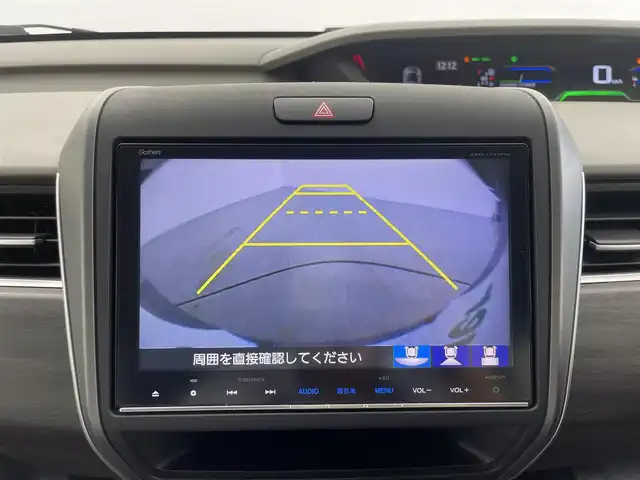ホンダ フリード ハイブリット EX 群馬県 2017(平29)年 4.6万km ルナシルバーM 純正ナビ(VXM-204VFi)/・AM/FM/USB/SD/CD/DVD/Bluetooth/フルセグTV/・バックカメラ/・ハンズフリーテレホンスイッチ/音声認識スイッチ/・USBジャック/・ETC車載器(ナビゲーション連動)/純正ドライブレコーダー/ホンダセンシング/・衝突軽減ブレーキ（CMBS）/・誤発進/誤後進抑制機能/・路外逸脱抑制機能/・渋滞追従機能付アダプティブクルーズコントロール（ACC）/・車線維持支援システム（LKAS）/・先行車発進お知らせ機能/・標識認識機能/ハーフレザーシート/・前席シートヒーター/両側パワースライドドア/LEDライト/アイドリングストップ/プッシュスタート/スマートキー