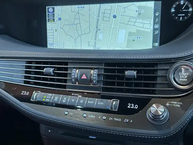 レクサス ＬＳ 500 Fスポーツ 宮城県 2018(平30)年 4.2万km ホワイトノーヴァガラスフレーク モデリスタエアロ/LexusSafetySystem+/ヘッドアップディスプレイ/純正ナビゲーションシステム/フルセグTV/全方位カメラ/レッドハーフレザーシート/エアシート/シートヒーター/メモリ機能付きパワーシート/三眼LEDヘッドライト/オートマチックハイビーム/純正20インチAW/スマートキー/パワートランクリッド/デジタルインナーミラー /ドライブレコーダー/ETC2.0車載器/ディーラー点検記録簿