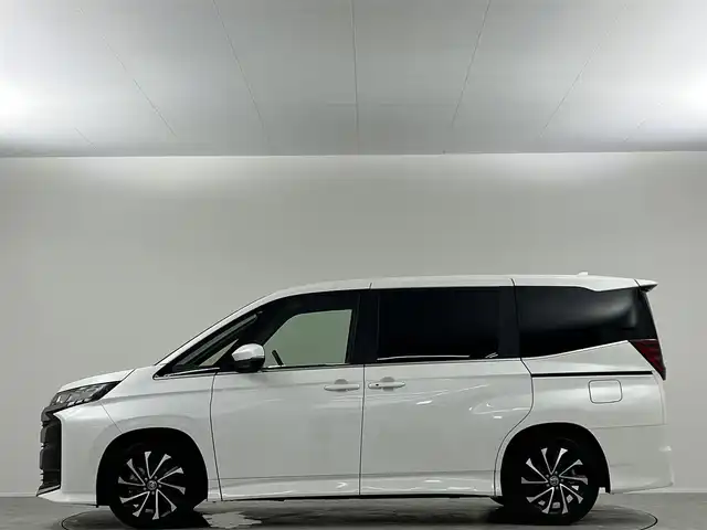 トヨタ ノア S－Z 埼玉県 2023(令5)年 1.4万km ホワイトパールクリスタルシャイン 純正１０．５型ディスプレイオーディオ　ナビ機能付　ＴＶ　ＤＶＤ機能付　純正１４型有機ＥＬ後席モニター　ＥＴＣ２．０　アダプティブクルーズコントロール　バックカメラ　テレビキャンセラー　オートホールド
