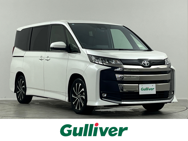 トヨタ ノア S－Z 埼玉県 2023(令5)年 1.4万km ホワイトパールクリスタルシャイン 純正１０．５型ディスプレイオーディオ　ナビ機能付　ＴＶ　ＤＶＤ機能付　純正１４型有機ＥＬ後席モニター　ＥＴＣ２．０　アダプティブクルーズコントロール　バックカメラ　テレビキャンセラー　オートホールド