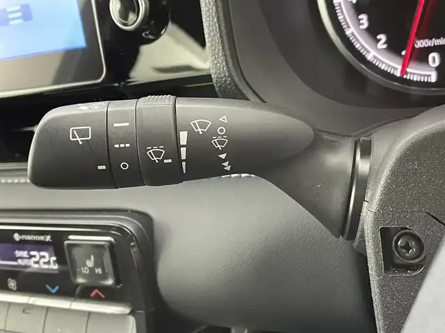 トヨタ ノア S－Z 埼玉県 2023(令5)年 1.4万km ホワイトパールクリスタルシャイン 純正１０．５型ディスプレイオーディオ　ナビ機能付　ＴＶ　ＤＶＤ機能付　純正１４型有機ＥＬ後席モニター　ＥＴＣ２．０　アダプティブクルーズコントロール　バックカメラ　テレビキャンセラー　オートホールド