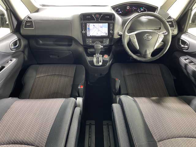 日産 セレナ HWS S HV Vセレ +SeftyⅡ 神奈川県 2016(平28)年 5.9万km ダイヤモンドブラック 純正8インチSDナビ【MM515D-L】/(CD/DVD/Bluetooth/フルセグTV)/アラウンドビューモニター/両側パワースライドドア/ETC/社外前方ドライブレコーダー/前後クリアランスソナー/アイドリングストップ/LEDヘッドライト/LDW(車線逸脱警報システム)/踏み間違い防止/ふらつき警報/エマージェンシーブレーキ/インテリジェントキー/スペアキー×1本