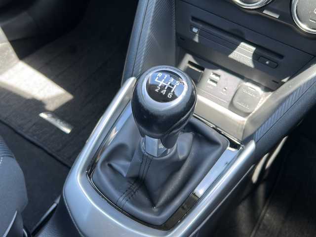 マツダ ＣＸ－３ XD 石川県 2015(平27)年 10.3万km ディープクリスタルブルーマイカ BOSEサウンド/マツダコネクトナビ/(BT/ワンセグ/CD/DVD/USB/AUX/SD)/6速MT/バックカメラ/アイドリングストップ/フルセグテレビ/TCS/クルーズコントロール/４WD/ETC/レーンキープアシスト/プッシュスタート/スマートキー/社外16インチアルミホイール/オートライト/横滑り防止機能/SRSエアバッグ/ステアリングスイッチ