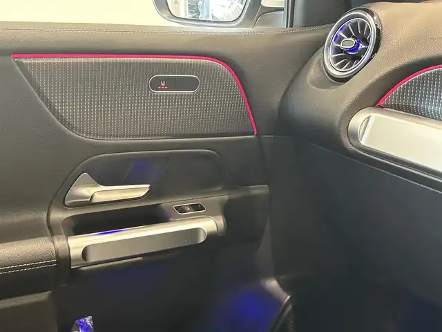 メルセデス・ベンツ Ｍ・ベンツ ＧＬＢ２００ｄ 福岡県 2022(令4)年 1.4万km ポーラホワイト レーダーセーフティ　/純正ナビ　/フルセグ　/３６０°カメラ　/ＬＥＤライト　/ＡＣＣ　/ＢＳＭ　/レーンキープ　/ハーフレザー　/シートヒーター　/パドルシフト　/パワーバックドア　/アンビエントライト　/純正１８インチＡＷ