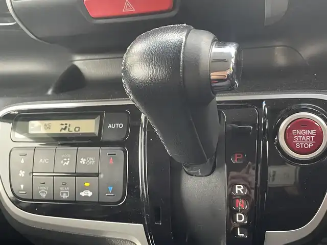 ホンダ Ｎ ＢＯＸ カスタム G SSパッケージ 茨城県 2013(平25)年 10.5万km プレミアムホワイトパール 両側パワースライドドア/純正ホイール/純正ＣＤコンポ/プッシュスタートボタン/横滑り防止/オートライト/ドアバイザー/純正カーペット/社外ホイール付き/チップアップシート