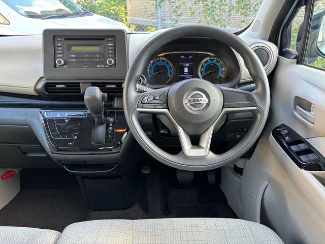 日産 デイズ X 福岡県 2020(令2)年 1.8万km ダークグレーM オーディション（AM/FM/CD/AUX）/アイドリングストップ/コーナーセンサー/アラウンドビューバックモニター/オートライト/純正アルミホイール/プッシュスタート/スペアキー×１/電格ミラー/保証書/取扱説明書