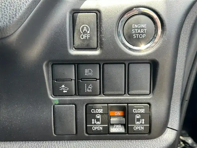 トヨタ ヴォクシー ZS 煌Ⅲ 鹿児島県 2021(令3)年 5.6万km ブラック トヨタセーフティセンス/純正１０型ＳＤナビ/フルセグＴＶ/ＤＶＤ再/ＢＴオーディオ/前後ドラレコ/バックカメラ/ＥＴＣ/ＷＡＣ/ハーフレザー/両側電動スライドドア/ＰＫＳＢ/ＬＥＤヘッド/純正１６ＡＷ