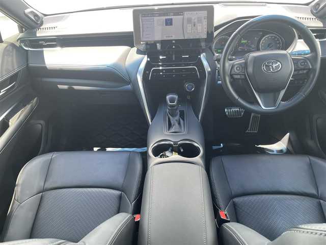 トヨタ ハリアー ハイブリッド Z レザーパッケージ 熊本県 2021(令3)年 2.5万km プレシャスブラックパール ワンオーナー車/保証書・取説有り/純正12.3インチコネクティッドナビ/・BT/USB/フルセグ/全方位カメラ/JBLサウンド/ビルトインETC2.0/GRスポーツフルエアロ/黒革シート/・エアーシート/・シートヒーター/パワーバックドア/デジタルインナーミラー/前後ドラレコ/4本出しマフラー/置くだけ充電/ヘッドアップディスプレイ/ステアリングヒーター/トヨタセーフティセンス/・プリクラッシュセーフティ/・レーントレーシングアシスト/・レーンディパーチャーアラート/・レーダークルーズコントロール/・アダクティブハイビーム/・ロードサインアシスト/・ドライバー異常時対応システム/・プロアクティブドライビングアシスト/マット/バイザー/スマートキー