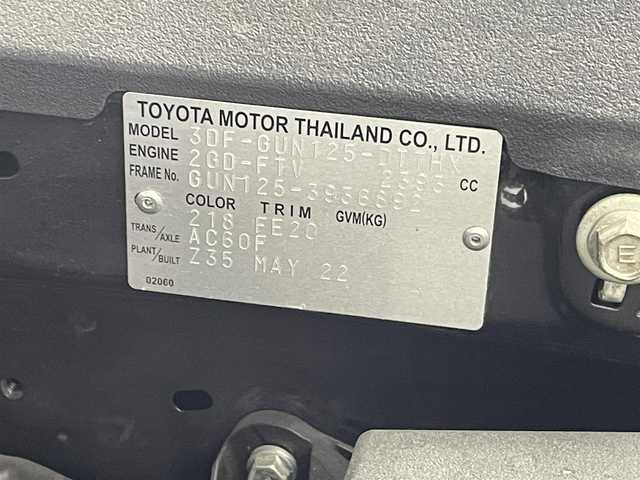トヨタ ハイラックス Z 熊本県 2022(令4)年 3.8万km アティチュードブラックマイカ ワンオーナー　/社外ナビ（ＣＤ・ＤＶＤ・フルセグ・ＢＴ・ＳＤ・ｉｐｏｄ）/バックカメラ　/社外前方ドライブレコーダー　/ＥＴＣ　/前後クリアランスソナー　/トヨタセーフティーセンス/・レーダークルーズコントロール/・プリクラッシュセーフティ/・レーンディパーチャーアラート/・ロードサインアシスト/・先行車発進お知らせ機能/横滑り防止/アイドリングストップ/GIギアトノカバー・ロールカバー・Fグリル/ジャオスインナーフェンダー/ダウンヒルアシスト/リアデフロック/社外フロアマット/社外１７インチAW/オートライト/LEDヘッドライト/フォグライト/スマートキー/プッシュスタート/スペアキー1本/保証書