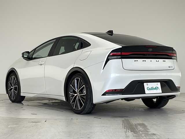 トヨタ プリウス Z 愛知県 2023(令5)年 2.5万km プラチナホワイトパールマイカ 衝突被害軽減ブレーキ/純正ディスプレイオーディオナビ（あり）/全方位カメラ/ガラスルーフ/レーダークルーズコントロール/シートヒーター/エアーシート/フルセグTV/Bluetooth/バックカメラ/電動リアゲート/コーナーセンサー/純正アルミホイール/ETC2.0/ブラインドスポットモニター/LEDヘッドライト/ステアリングヒーター/インテリジェントミラー/パワーシート/オートマチックハイビーム/置くだけ充電器/ドライブレコーダー/ステアリングスイッチ/スマートキー/プッシュスタート