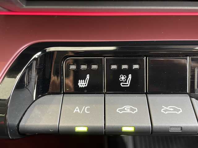 トヨタ プリウス Z 愛知県 2023(令5)年 2.5万km プラチナホワイトパールマイカ 衝突被害軽減ブレーキ/純正ディスプレイオーディオナビ（あり）/全方位カメラ/ガラスルーフ/レーダークルーズコントロール/シートヒーター/エアーシート/フルセグTV/Bluetooth/バックカメラ/電動リアゲート/コーナーセンサー/純正アルミホイール/ETC2.0/ブラインドスポットモニター/LEDヘッドライト/ステアリングヒーター/インテリジェントミラー/パワーシート/オートマチックハイビーム/置くだけ充電器/ドライブレコーダー/ステアリングスイッチ/スマートキー/プッシュスタート