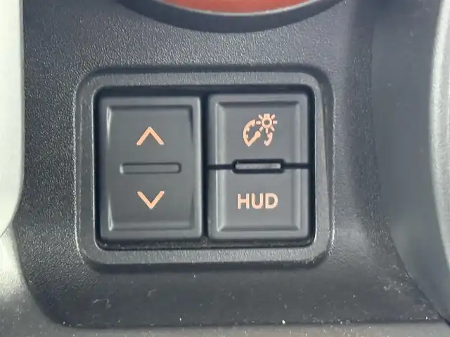 スズキ スペーシア ギア HYBRID XZターボ 愛知県 2019(令1)年 6.5万km ツールグリーンパールメタリック/ガンメタリック2トーンルーフ 純正8型ナビ（フルセグ、CD、DVD、Bluetooth）/ETC/Bカメラ/両側パワスラドア/衝突軽減ブレーキ/レーンキープアシスト/HUD/シートヒーター（D+N)/ドラレコ前方/パドルシフト/LEDヘッドライト/フォグライト/ルーフレール/オートライト/純正フロアマット/スマートキー/横滑り防止装置