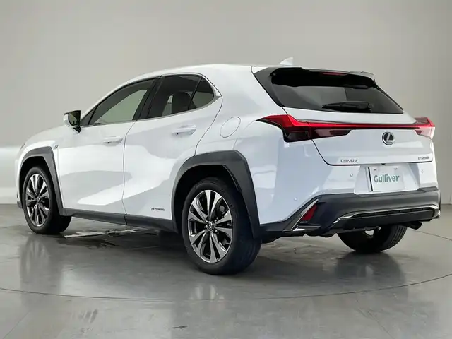 レクサス ＵＸ 250h Fスポーツ 愛知県 2021(令3)年 5.1万km ホワイトノーヴァガラスフレーク 純正ナビ　フルセグＴＶ　ムーンルーフ　全方位カメラ　三眼ＬＥＤライト　黒革　シートヒーター　電動リアゲート　衝突軽減　追従クルコン　コーナーセンサー　ＨＵＤ　ＢＳＭ　ハンドルヒーター　ＥＴＣ　禁煙車