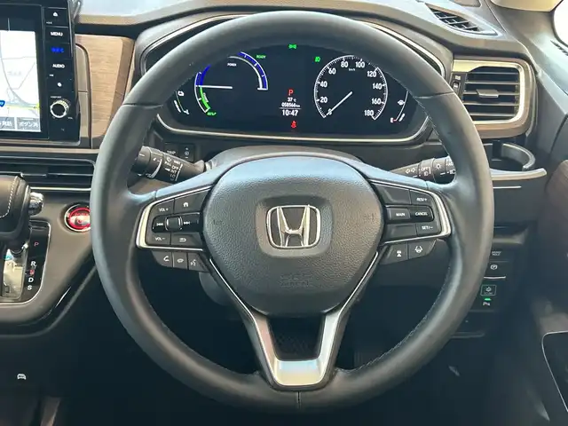 ホンダ オデッセイ ハイブリッド e:HEVアブソルート EX 埼玉県 2021(令3)年 5.9万km プラチナホワイトパール ホンダセンシング/純正10インチメモリナビ/　CD/DVD/BT/フルセグ/両側パワースライドドア/アラウンドビューモニター/レーダークルーズコントロール/LEDオートライト/ハーフレザーシート/シートヒーター/純正18インチアルミホイール/ステアリングスイッチ/USBポート/ビルトインETC2.0
