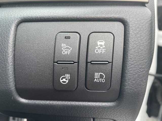 レクサス ＧＳ 300h Fスポーツ 福岡県 2016(平28)年 6.3万km ホワイトノーヴァガラスフレーク メーカーオプション/・ムーンルーフ/・ブラインドスポットモニター/・クリアランスソナー/・カラーヘッドアップディスプレイ/・パワートランクリッド/・3眼LEDヘッドランプ/・ヘッドランプクリーナー/・アダプティブハイビームシステム/セーフティシステムプラス/・プリクラッシュセーフティシステム/・レーンキーピングアシスト/・オートマチックハイビーム/・レーダークルーズコントロール/純正SDナビ/フルセグTV/【CD/DVD/BD/SD/Bluetooth/USB】/バックカメラ/ビルトインETC2.0/パドルシフト/レザーシート/D/N席パワーシート/D/N席シートベンチレーション/D/N席シートヒーター/ステアリングヒーター/フロント235/40R19インチ純正AW/リア265/35R19インチ純正AW/プッシュスタート/スマートキー/スペアキー/フロアマット