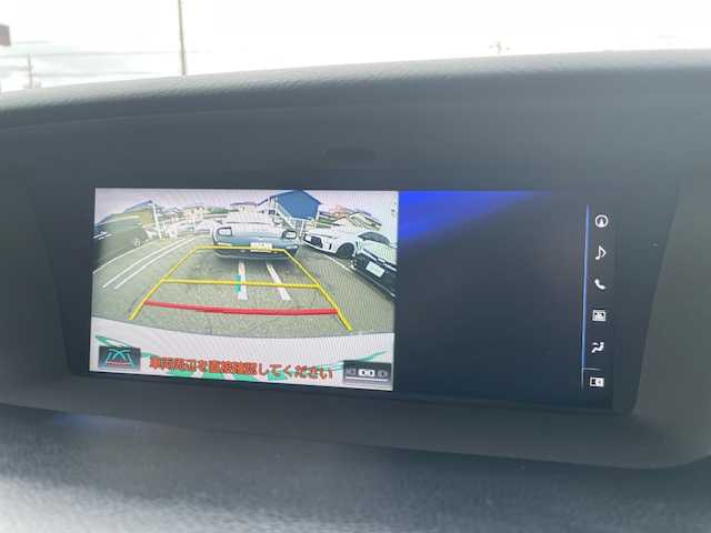 レクサス ＧＳ 300h Fスポーツ 福岡県 2016(平28)年 6.3万km ホワイトノーヴァガラスフレーク メーカーオプション/・ムーンルーフ/・ブラインドスポットモニター/・クリアランスソナー/・カラーヘッドアップディスプレイ/・パワートランクリッド/・3眼LEDヘッドランプ/・ヘッドランプクリーナー/・アダプティブハイビームシステム/セーフティシステムプラス/・プリクラッシュセーフティシステム/・レーンキーピングアシスト/・オートマチックハイビーム/・レーダークルーズコントロール/純正SDナビ/フルセグTV/【CD/DVD/BD/SD/Bluetooth/USB】/バックカメラ/ビルトインETC2.0/パドルシフト/レザーシート/D/N席パワーシート/D/N席シートベンチレーション/D/N席シートヒーター/ステアリングヒーター/フロント235/40R19インチ純正AW/リア265/35R19インチ純正AW/プッシュスタート/スマートキー/スペアキー/フロアマット