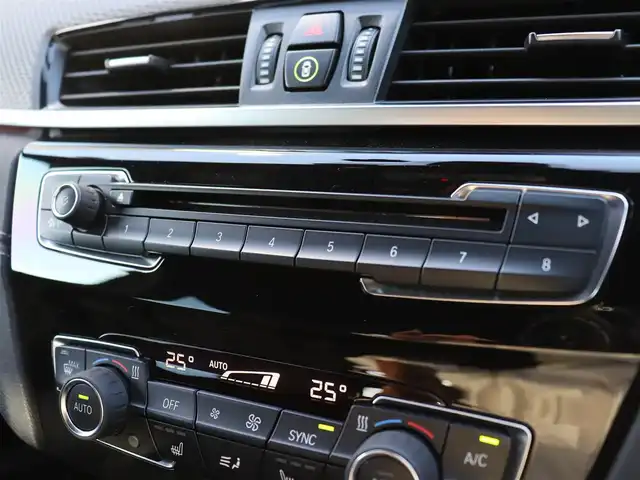 ＢＭＷ Ｘ２ xDrive20i MスポーツX 宮城県 2018(平30)年 2.4万km スパークリングストームブリリアントエフェクト ハイラインパッケージ/ブラックレザーシート/パワーシート/シートヒーター/メモリ付きシート/純正ＨＤＤナビ/バックカメラ/アンビエントライト/パーク・ディスタンス・コントロール/ダウンヒルアシストコントロール/クルーズコントロール/パーキングアシスト/レーンキープアシスト/パドルシフト/パワーバックドア/LEDヘッドライト/オートライト/アイドリングストップ/Bluetooth接続/プッシュスタート/スマートキー/純正19インチAW/前方ドライブレコーダー/ETC