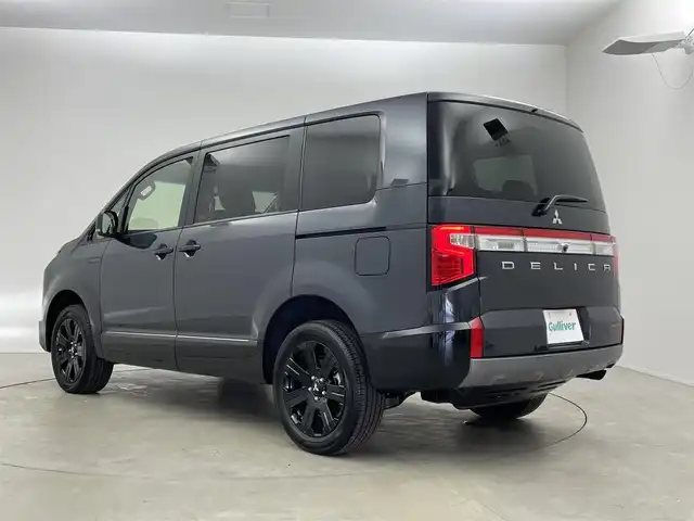 三菱 デリカＤ：５ シャモニー 埼玉県 2025(令7)年 0.1千km グラファイトグレーメタリック/ブラックマイカ 登録済未使用車/4WD/全周囲モニター/e-ASSIST/　衝突軽減ブレーキ/　レーンキープアシスト/　レーダクルーズコントロール/　ブラインドスポットモニター/　ヒルスタートアシスト/　誤発進抑制機能/　オートハイビーム/デジタルインナーミラー/両側パワースライドドア/パワーバックドア/シートヒーター/ステアリングヒーター/パドルシフト/ハーフレザーシート/シートヒーター/AC１００V/LEDオートライト