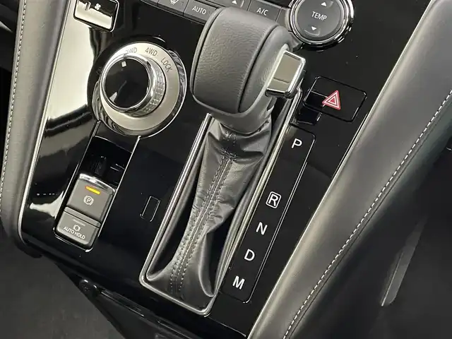 三菱 デリカＤ：５ シャモニー 埼玉県 2025(令7)年 0.1千km グラファイトグレーメタリック/ブラックマイカ 登録済未使用車/4WD/全周囲モニター/e-ASSIST/　衝突軽減ブレーキ/　レーンキープアシスト/　レーダクルーズコントロール/　ブラインドスポットモニター/　ヒルスタートアシスト/　誤発進抑制機能/　オートハイビーム/デジタルインナーミラー/両側パワースライドドア/パワーバックドア/シートヒーター/ステアリングヒーター/パドルシフト/ハーフレザーシート/シートヒーター/AC１００V/LEDオートライト