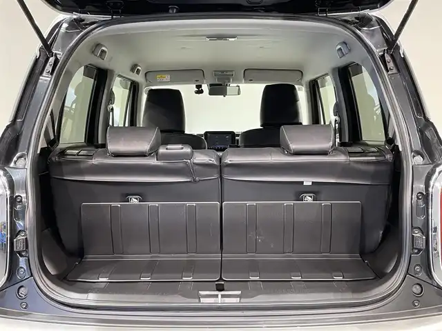 スズキ クロスビー HYBRID MZ 愛知県 2018(平30)年 7万km スーパーブラックパール 3トーンコーディネート 純正8インチナビ/（Bluetooth/AM/FM/フルセグTV）/衝突軽減ブレーキ/アラウンドビューモニター/ビルトインETC/シートヒーター/ＬＥＤヘッドライト/クルーズコントロール/レーンキープアシスト/パーキングアシスト/プッシュスタート/スマートキー/純正フロアマット/純正16インチＡＷ