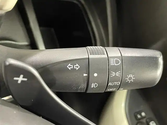 スズキ クロスビー HYBRID MZ 愛知県 2018(平30)年 7万km スーパーブラックパール 3トーンコーディネート 純正8インチナビ/（Bluetooth/AM/FM/フルセグTV）/衝突軽減ブレーキ/アラウンドビューモニター/ビルトインETC/シートヒーター/ＬＥＤヘッドライト/クルーズコントロール/レーンキープアシスト/パーキングアシスト/プッシュスタート/スマートキー/純正フロアマット/純正16インチＡＷ
