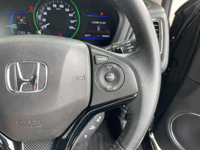 ホンダ ヴェゼル ハイブリッド Z 愛知県 2015(平27)年 4.1万km クリスタルブラックパール 純正ナビ/クルーズコントロール/シートヒーター/バックカメラ/純正アルミホイール/LEDヘッドライト/パドルシフト/オートライト/ドライブレコーダー/ETC/ステアリングスイッチ/スマートキー/プッシュスタート