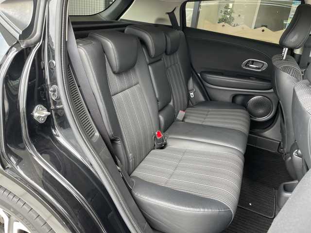 ホンダ ヴェゼル ハイブリッド Z 愛知県 2015(平27)年 4.1万km クリスタルブラックパール 純正ナビ/クルーズコントロール/シートヒーター/バックカメラ/純正アルミホイール/LEDヘッドライト/パドルシフト/オートライト/ドライブレコーダー/ETC/ステアリングスイッチ/スマートキー/プッシュスタート