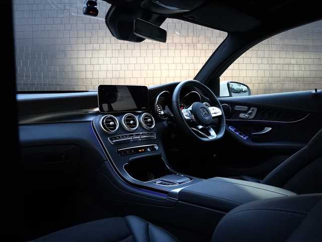 メルセデス・ベンツ ＧＬＣ２２０ d 4マチック クーペ AMGライン 静岡県 2022(令4)年 1.2万km ダイヤモンドホワイト レーダーセーフティ /衝突軽減ブレーキACC/レーンキープアシストBSM/MBUXナビフルセグTV Bluetooth/全方位カメラ/アンビエントライト /ハーフレザーシート シートヒーター /前席メモリーパワーシート/パワーバックドア/DSRCETC/ドライブレコーダー