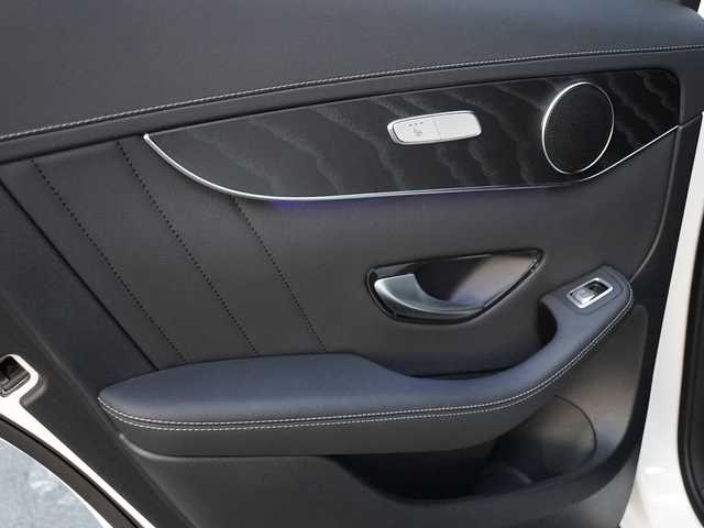 メルセデス・ベンツ ＧＬＣ２２０ d 4マチック クーペ AMGライン 静岡県 2022(令4)年 1.2万km ダイヤモンドホワイト レーダーセーフティ /衝突軽減ブレーキACC/レーンキープアシストBSM/MBUXナビフルセグTV Bluetooth/全方位カメラ/アンビエントライト /ハーフレザーシート シートヒーター /前席メモリーパワーシート/パワーバックドア/DSRCETC/ドライブレコーダー