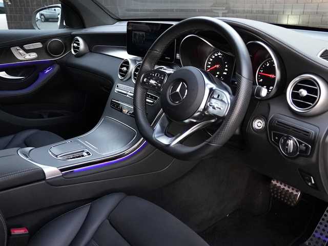 メルセデス・ベンツ ＧＬＣ２２０ d 4マチック クーペ AMGライン 静岡県 2022(令4)年 1.2万km ダイヤモンドホワイト レーダーセーフティ /衝突軽減ブレーキACC/レーンキープアシストBSM/MBUXナビフルセグTV Bluetooth/全方位カメラ/アンビエントライト /ハーフレザーシート シートヒーター /前席メモリーパワーシート/パワーバックドア/DSRCETC/ドライブレコーダー