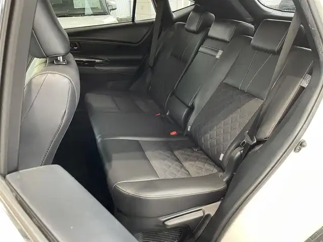 トヨタ ハリアー プレミアム 岡山県 2019(平31)年 5.3万km ホワイトパールクリスタルシャイン 登録時走行距離52465km/TRDフルエアロ/Toyota Safety Sense/・プリクラッシュセーフティシステム/・レーダークルーズコントロール/・レーンディパーチャーアラート/・オートマティックハイビーム/純正SDナビ/(AM/FM/DISC/TV/BT/HDMI)/全方位カメラ/ビルトインETC/パワーシート/アイドリングストップ/プッシュスタート/スマートキー/スペアキー/カードキー/純正１８インチアルミホイール