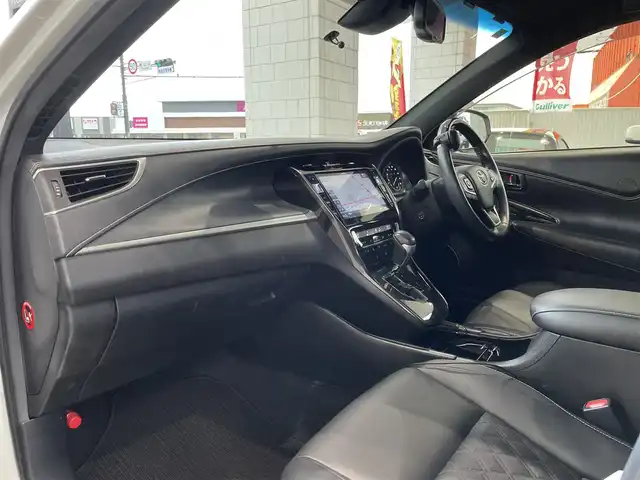 トヨタ ハリアー プレミアム 岡山県 2019(平31)年 5.3万km ホワイトパールクリスタルシャイン 登録時走行距離52465km/TRDフルエアロ/Toyota Safety Sense/・プリクラッシュセーフティシステム/・レーダークルーズコントロール/・レーンディパーチャーアラート/・オートマティックハイビーム/純正SDナビ/(AM/FM/DISC/TV/BT/HDMI)/全方位カメラ/ビルトインETC/パワーシート/アイドリングストップ/プッシュスタート/スマートキー/スペアキー/カードキー/純正１８インチアルミホイール