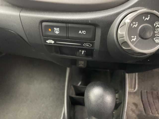 ホンダ フィット G 道央・札幌 2008(平20)年 11.2万km ミラノレッド ・純正ナビ（VXS-092CVi）/・CD/DVD/SD/ワンセグTV/・オートライト/・リモコンキー/・社外ETC/・ABS/・盗難防止装置/・積込スタッドレス社外AW付