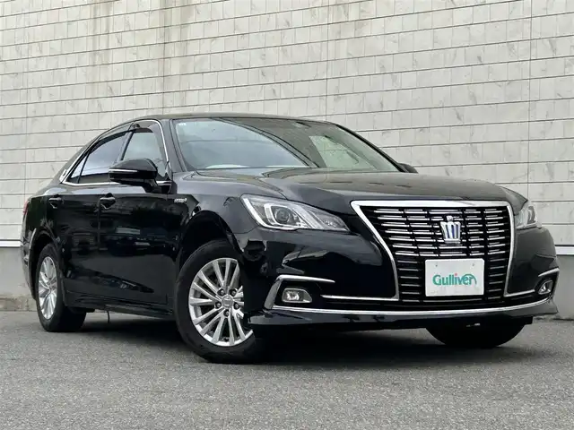 トヨタ クラウン ハイブリッド ロイヤル Four 山形県 2016(平28)年 9.6万km ブラック 純正SDナビ/・フルセグTV/AM/FM/CD/Bluetooth/4WD/バックカメラ/クルーズコントロール/オートライト/横滑り防止装置/盗難防止装置/純正16インチホイール/ETC/スマートキー/プッシュスタート/取扱説明書/保証書