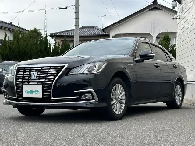 トヨタ クラウン ハイブリッド ロイヤル Four 山形県 2016(平28)年 9.6万km ブラック 純正SDナビ/・フルセグTV/AM/FM/CD/Bluetooth/4WD/バックカメラ/クルーズコントロール/オートライト/横滑り防止装置/盗難防止装置/純正16インチホイール/ETC/スマートキー/プッシュスタート/取扱説明書/保証書