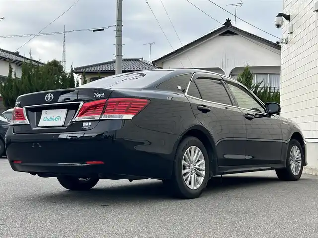 トヨタ クラウン ハイブリッド ロイヤル Four 山形県 2016(平28)年 9.6万km ブラック 純正SDナビ/・フルセグTV/AM/FM/CD/Bluetooth/4WD/バックカメラ/クルーズコントロール/オートライト/横滑り防止装置/盗難防止装置/純正16インチホイール/ETC/スマートキー/プッシュスタート/取扱説明書/保証書