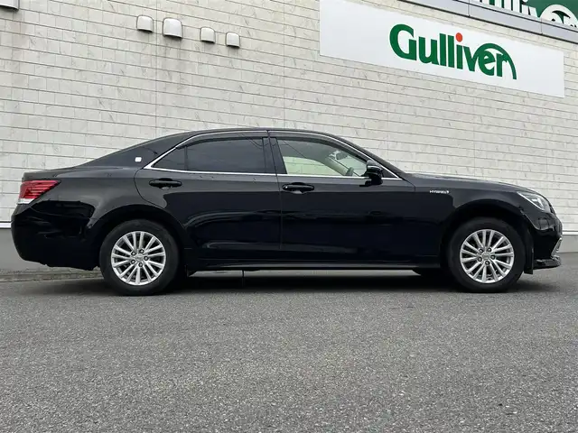 トヨタ クラウン ハイブリッド ロイヤル Four 山形県 2016(平28)年 9.6万km ブラック 純正SDナビ/・フルセグTV/AM/FM/CD/Bluetooth/4WD/バックカメラ/クルーズコントロール/オートライト/横滑り防止装置/盗難防止装置/純正16インチホイール/ETC/スマートキー/プッシュスタート/取扱説明書/保証書