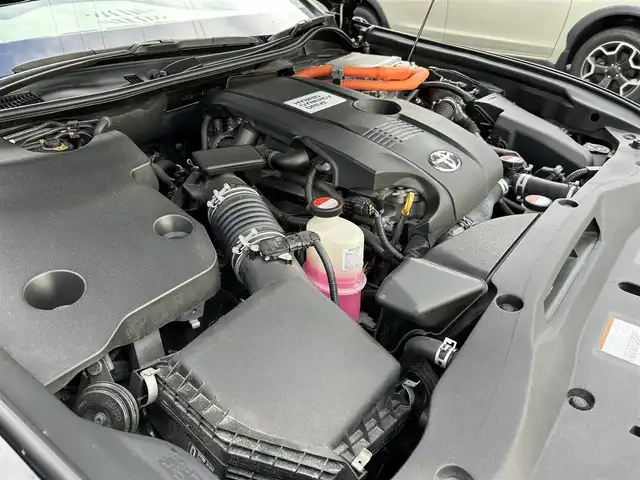 トヨタ クラウン ハイブリッド ロイヤル Four 山形県 2016(平28)年 9.6万km ブラック 純正SDナビ/・フルセグTV/AM/FM/CD/Bluetooth/4WD/バックカメラ/クルーズコントロール/オートライト/横滑り防止装置/盗難防止装置/純正16インチホイール/ETC/スマートキー/プッシュスタート/取扱説明書/保証書