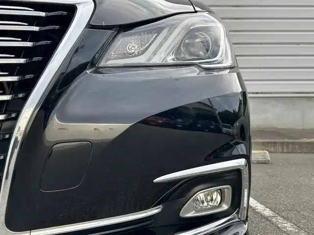 トヨタ クラウン ハイブリッド ロイヤル Four 山形県 2016(平28)年 9.6万km ブラック 純正SDナビ/・フルセグTV/AM/FM/CD/Bluetooth/4WD/バックカメラ/クルーズコントロール/オートライト/横滑り防止装置/盗難防止装置/純正16インチホイール/ETC/スマートキー/プッシュスタート/取扱説明書/保証書