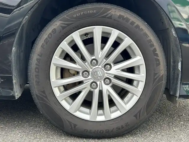 トヨタ クラウン ハイブリッド ロイヤル Four 山形県 2016(平28)年 9.6万km ブラック 純正SDナビ/・フルセグTV/AM/FM/CD/Bluetooth/4WD/バックカメラ/クルーズコントロール/オートライト/横滑り防止装置/盗難防止装置/純正16インチホイール/ETC/スマートキー/プッシュスタート/取扱説明書/保証書