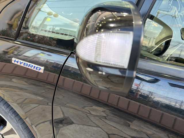 ホンダ フィット シャトル ハイブリッド スマートセレ 静岡県 2013(平25)年 10.4万km クリスタルブラックパール 純正ナビ/・FM/AM/・CD/DVD/・USB/・iPod/・SD/・Bluetooth/・ワンセグ/主要装備/・バックカメラ/・ビルトインＥＴＣ/・１５インチ純正アルミ/・横滑り防止装置/・ヒルスタートアシスト/・オートエアコン/・フォグランプ/・オートライト/・パドルシフト/・ステアリングリモコン/・ＨＩＤライト