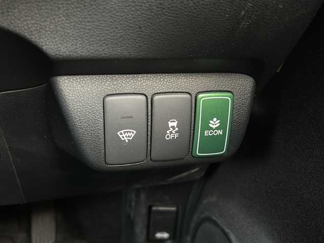 ホンダ フィット シャトル ハイブリッド スマートセレ 静岡県 2013(平25)年 10.4万km クリスタルブラックパール 純正ナビ/・FM/AM/・CD/DVD/・USB/・iPod/・SD/・Bluetooth/・ワンセグ/主要装備/・バックカメラ/・ビルトインＥＴＣ/・１５インチ純正アルミ/・横滑り防止装置/・ヒルスタートアシスト/・オートエアコン/・フォグランプ/・オートライト/・パドルシフト/・ステアリングリモコン/・ＨＩＤライト