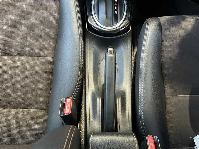 ホンダ フィット シャトル ハイブリッド スマートセレ 静岡県 2013(平25)年 10.4万km クリスタルブラックパール 純正ナビ/・FM/AM/・CD/DVD/・USB/・iPod/・SD/・Bluetooth/・ワンセグ/主要装備/・バックカメラ/・ビルトインＥＴＣ/・１５インチ純正アルミ/・横滑り防止装置/・ヒルスタートアシスト/・オートエアコン/・フォグランプ/・オートライト/・パドルシフト/・ステアリングリモコン/・ＨＩＤライト