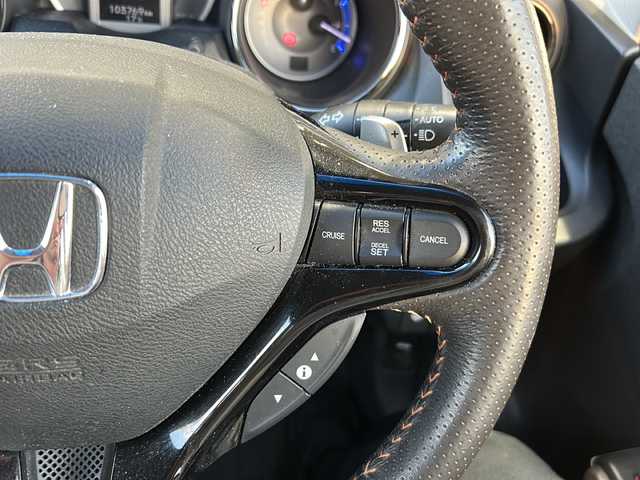 ホンダ フィット シャトル ハイブリッド スマートセレ 静岡県 2013(平25)年 10.4万km クリスタルブラックパール 純正ナビ/・FM/AM/・CD/DVD/・USB/・iPod/・SD/・Bluetooth/・ワンセグ/主要装備/・バックカメラ/・ビルトインＥＴＣ/・１５インチ純正アルミ/・横滑り防止装置/・ヒルスタートアシスト/・オートエアコン/・フォグランプ/・オートライト/・パドルシフト/・ステアリングリモコン/・ＨＩＤライト