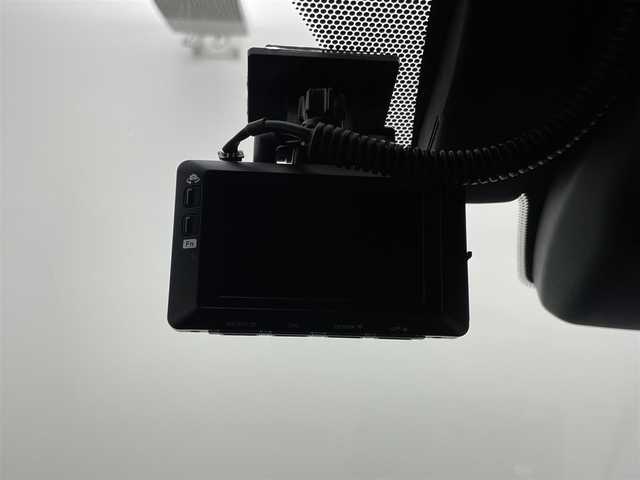 レクサス ＵＸ 250h バージョンC 岡山県 2019(平31)年 6.7万km ソニッククォーツ 純正10.3インチナビ/・FM/AM/Bluetooth/フルセグ/CD/DVD/バックカメラ/おくだけ充電/合皮シート/・パワーシート/・シートメモリー/・シートヒーター/ステアリングヒーター/ドライブレコーダー/ETC2.0/レクサスセーフティシステム/・プリクラッシュセーフティ/・レーントレーシングアシスト/・レーダークルーズコントロール/・オートマチックハイビーム/コーナーセンサー/純正18インチアルミ/純正フロアマット